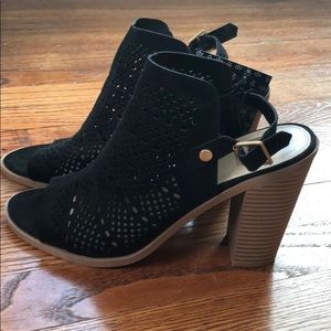 NWT Dolce Vita black heeled sandals